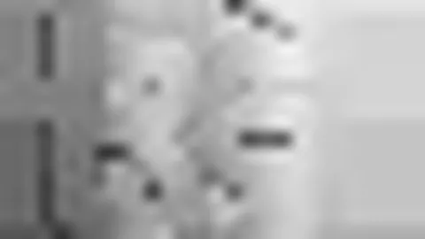 姆巴佩禁区内跌倒，魔笛善意提醒：勿假装受伤